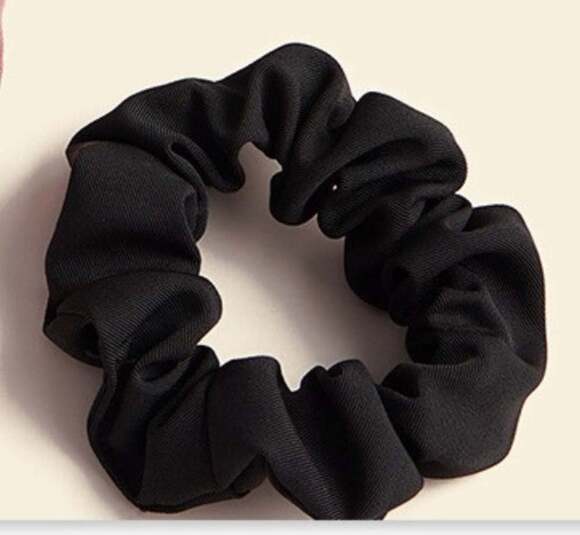 Scrunchie In Brick Red Set of 3 - Picture 5 of 5